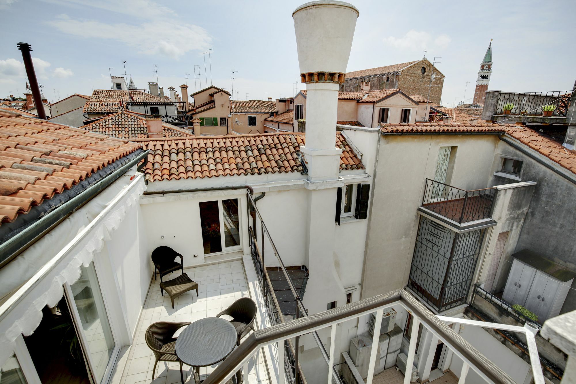 Rialto Bridge Penthouse With Terraces *